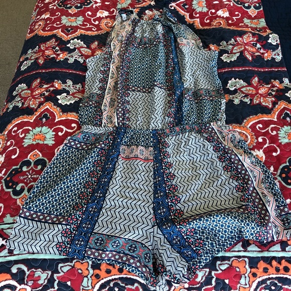 Romper - Picture 2 of 4